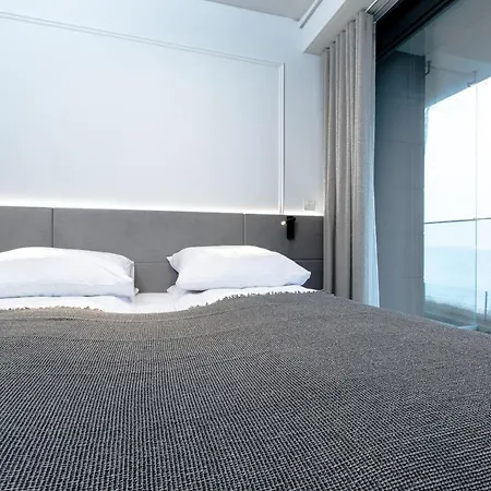 Hevenia 5 Apartman Rewal